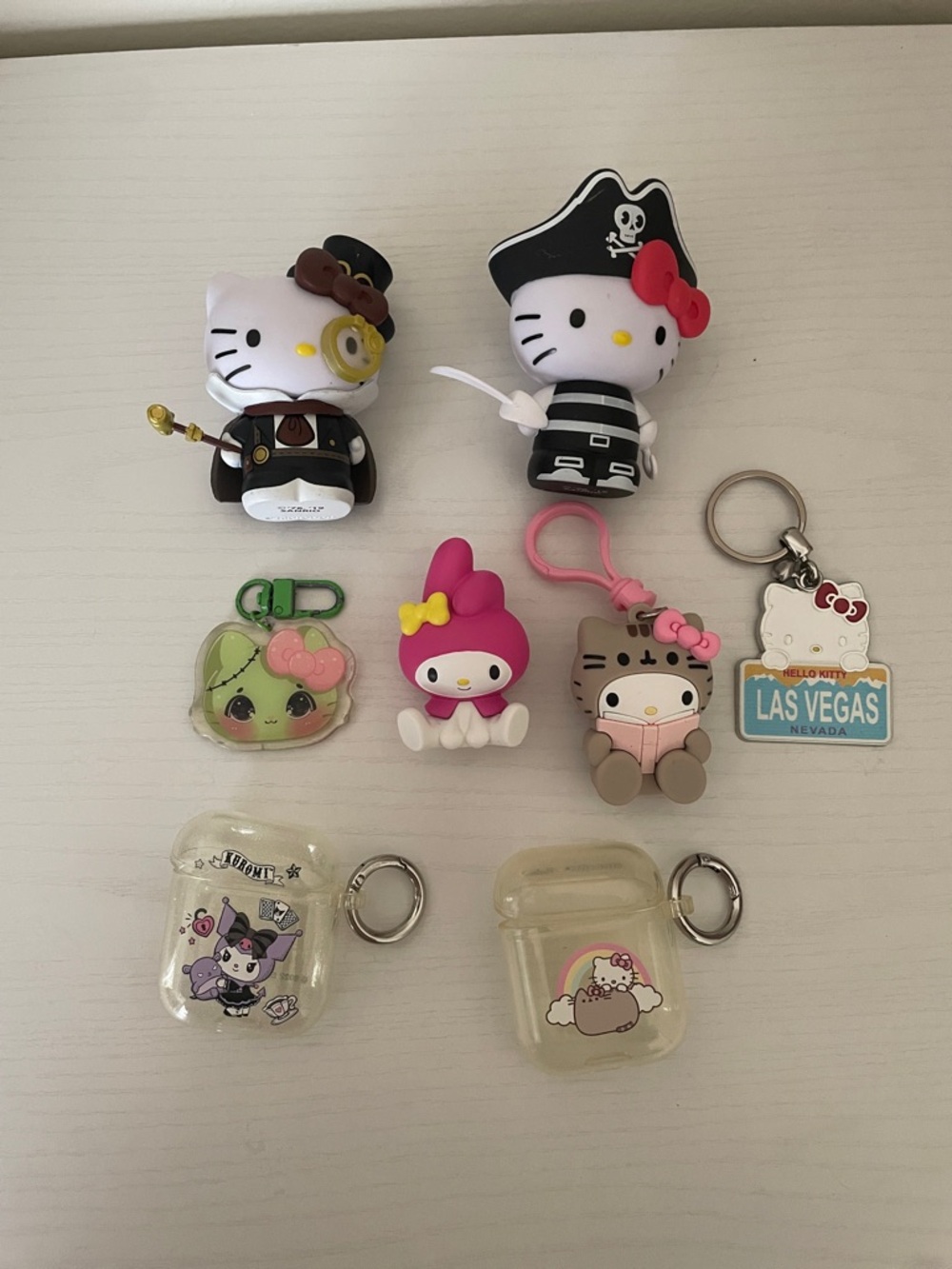 Sanrio Hello Kitty & Friends Keychain Set - Pink, White, Black